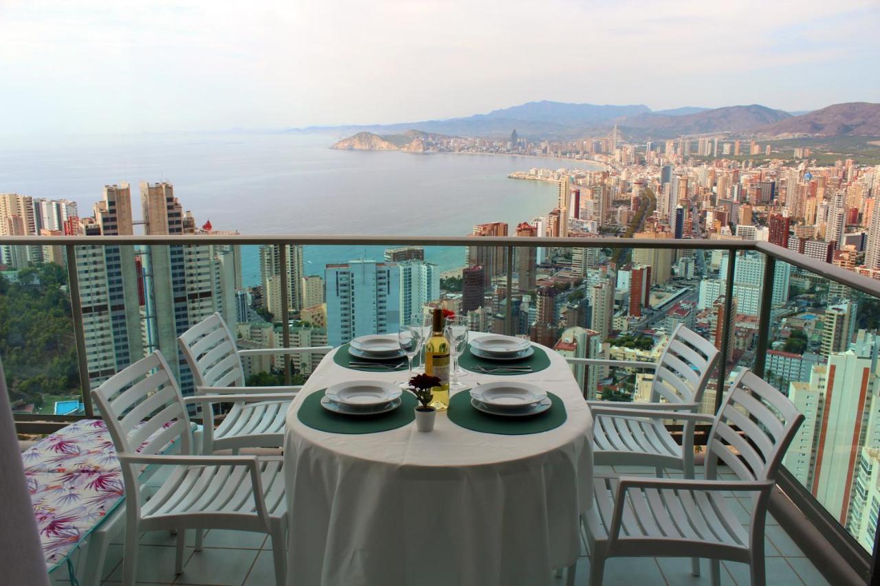 Skyline 33 Two Bedroom Apartment With Sea Views Benidorm Kültér fotó